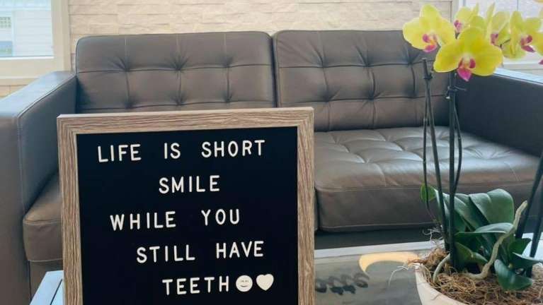 Picture with motto